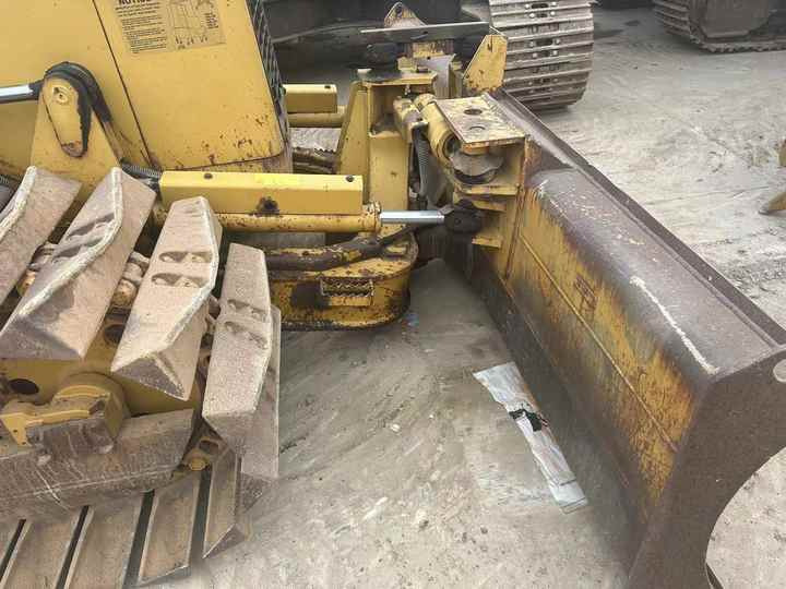 Used Caterpillar CAT D3G Land Road Motor Bulldozer CAT Used Grader Cheap Price for Sale - Buldooser: pilt 4 Used Caterpillar CAT D3G Land Road Motor Bulldozer CAT Used Grader Cheap Price for Sale - Buldooser: pilt 4