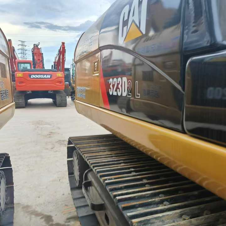 Used Digger CAT 323 Construction Machinery Construction Digger Used CAT 323 Cheap Excavator - Lintekskavaator: pilt 5 Used Digger CAT 323 Construction Machinery Construction Digger Used CAT 323 Cheap Excavator - Lintekskavaator: pilt 5