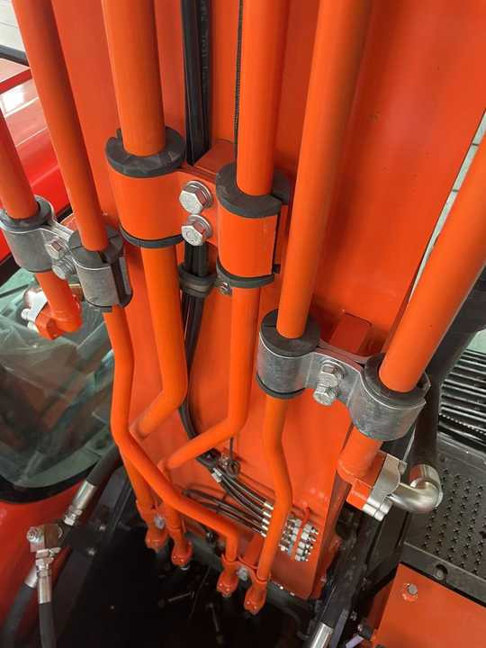 Used Digger DOOSAN DX260 Construction Machinery Construction Digger Used DOOSAN DX260 Cheap Excavator - Lintekskavaator: pilt 5 Used Digger DOOSAN DX260 Construction Machinery Construction Digger Used DOOSAN DX260 Cheap Excavator - Lintekskavaator: pilt 5
