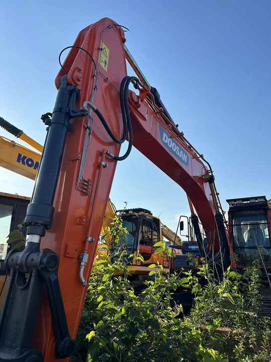 Used Digger DOOSAN DX300 Construction Machinery Construction Digger Used DOOSAN DX300 Cheap Excavator - Lintekskavaator: pilt 5 Used Digger DOOSAN DX300 Construction Machinery Construction Digger Used DOOSAN DX300 Cheap Excavator - Lintekskavaator: pilt 5