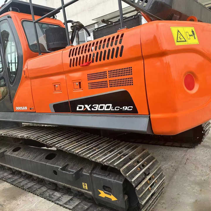 Used Digger DOOSAN DX300 Construction Machinery Construction Digger Used DOOSAN DX300 Cheap Excavator - Lintekskavaator: pilt 1 Used Digger DOOSAN DX300 Construction Machinery Construction Digger Used DOOSAN DX300 Cheap Excavator - Lintekskavaator: pilt 1