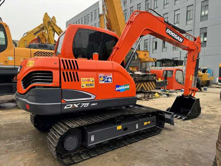 Used Digger DOOSAN DX75 Construction Machinery Construction Digger Used DOOSAN DX75 Cheap Excavator liising Used Digger DOOSAN DX75 Construction Machinery Construction Digger Used DOOSAN DX75 Cheap Excavator: pilt 6