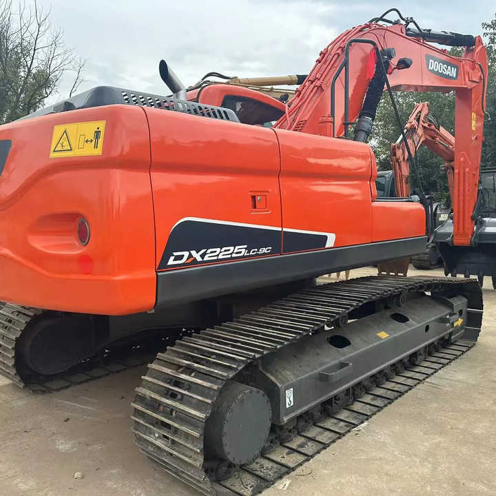 Used Excavator Doosan DX225LC-9 Excavators Mini Equipment Earth Moving Machinery Doosan Digger Excavator for Sale - Lintekskavaator: pilt 2 Used Excavator Doosan DX225LC-9 Excavators Mini Equipment Earth Moving Machinery Doosan Digger Excavator for Sale - Lintekskavaator: pilt 2