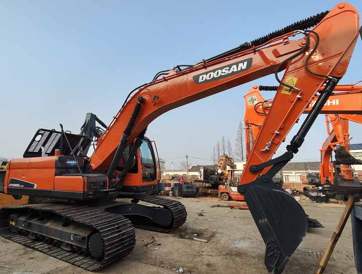Used Excavator Doosan DX225LC-9 Excavators Mini Equipment Earth Moving Machinery Doosan Digger Excavator for Sale - Lintekskavaator: pilt 4 Used Excavator Doosan DX225LC-9 Excavators Mini Equipment Earth Moving Machinery Doosan Digger Excavator for Sale - Lintekskavaator: pilt 4
