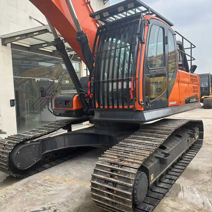 Used Excavator Doosan DX300 Excavators Mini Equipment Earth Moving Machinery Doosan Digger Excavator for Sale - Lintekskavaator: pilt 1 Used Excavator Doosan DX300 Excavators Mini Equipment Earth Moving Machinery Doosan Digger Excavator for Sale - Lintekskavaator: pilt 1
