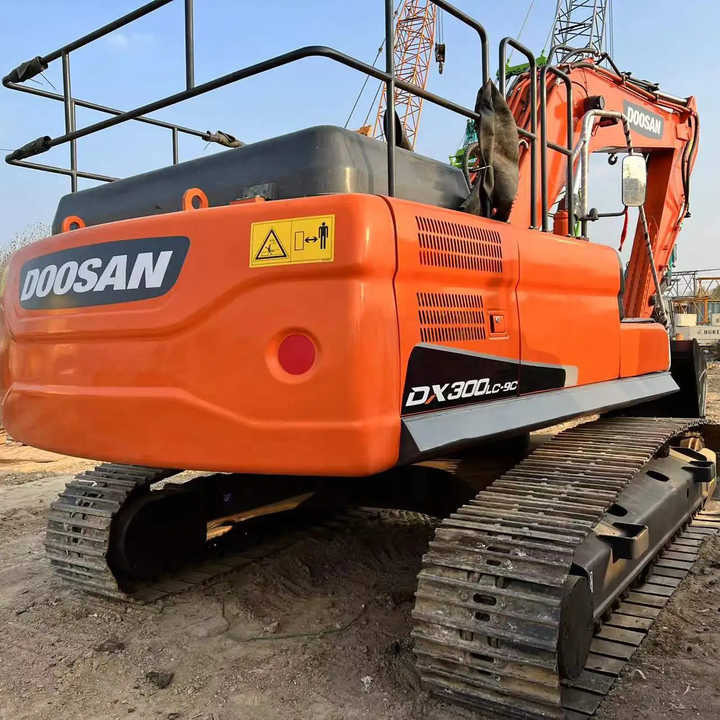 Used Excavator Doosan DX300 Excavators Mini Equipment Moving Machinery Doosan Digger Excavator for Sale - Lintekskavaator: pilt 5 Used Excavator Doosan DX300 Excavators Mini Equipment Moving Machinery Doosan Digger Excavator for Sale - Lintekskavaator: pilt 5