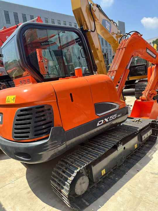 Used Excavator Doosan DX55 Excavators Mini Equipment Earth Moving Machinery Doosan Digger Excavator for Sale - Lintekskavaator: pilt 3 Used Excavator Doosan DX55 Excavators Mini Equipment Earth Moving Machinery Doosan Digger Excavator for Sale - Lintekskavaator: pilt 3