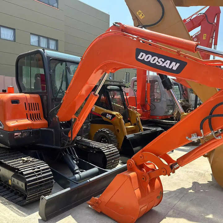 Used Excavator Doosan DX55 Excavators Mini Equipment Earth Moving Machinery Doosan Digger Excavator for Sale - Lintekskavaator: pilt 1 Used Excavator Doosan DX55 Excavators Mini Equipment Earth Moving Machinery Doosan Digger Excavator for Sale - Lintekskavaator: pilt 1