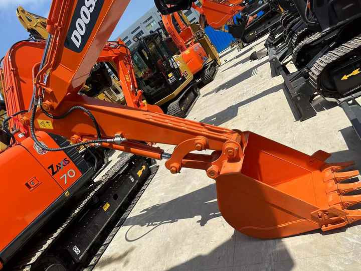 Used Excavator Doosan DX55 Excavators Mini Equipment Earth Moving Machinery Doosan Digger Excavator for Sale - Lintekskavaator: pilt 5 Used Excavator Doosan DX55 Excavators Mini Equipment Earth Moving Machinery Doosan Digger Excavator for Sale - Lintekskavaator: pilt 5