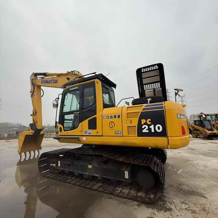 Used Good Quality Japan Original PC210-8 in Good Condition PC210-8 Komatsu - Lintekskavaator: pilt 2 Used Good Quality Japan Original PC210-8 in Good Condition PC210-8 Komatsu - Lintekskavaator: pilt 2