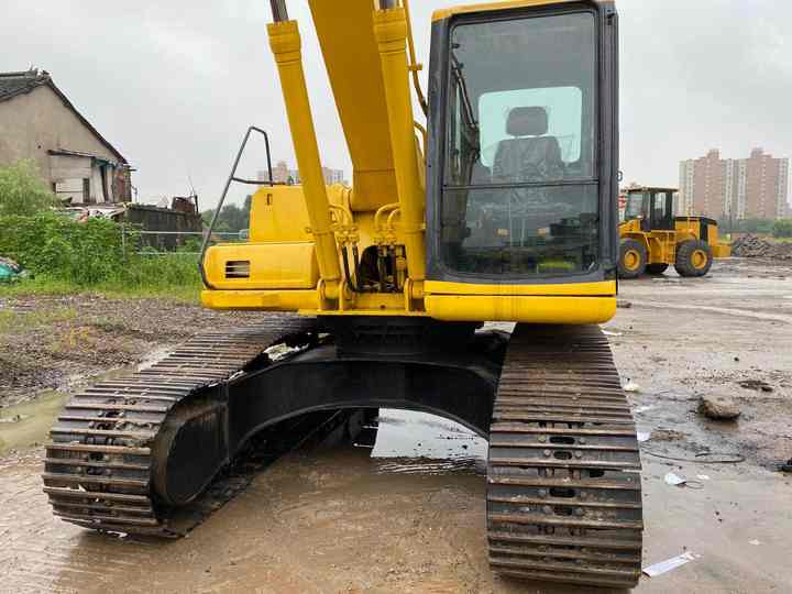 Used Good Quality Japan Original PC220-6 in Good Condition PC220-6 Komatsu - Lintekskavaator: pilt 3 Used Good Quality Japan Original PC220-6 in Good Condition PC220-6 Komatsu - Lintekskavaator: pilt 3