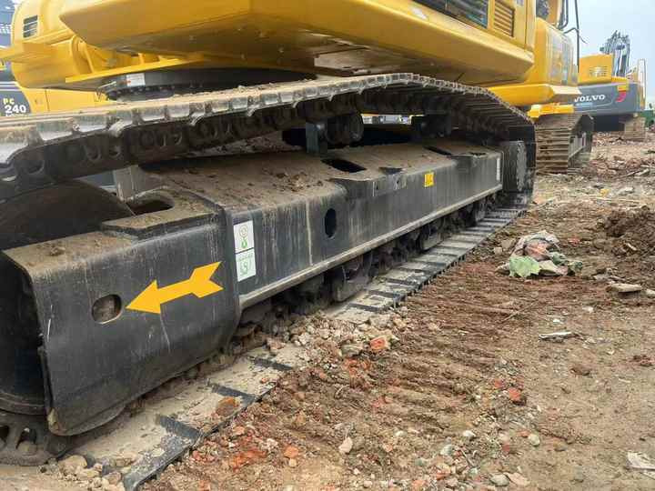 Used Good Quality Japan Original PC240-8 in Good Condition PC240-8 Komatsu - Lintekskavaator: pilt 4 Used Good Quality Japan Original PC240-8 in Good Condition PC240-8 Komatsu - Lintekskavaator: pilt 4
