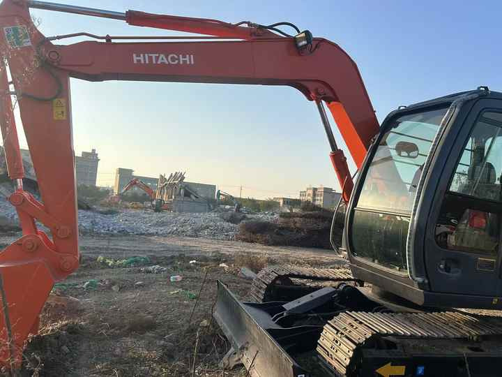 Used HITACHI ZX70 Model Mini Excavator Second Hand Machine Popular Brand Japan Hitachi Hydraulic Machinery - Ekskavaator: pilt 2 Used HITACHI ZX70 Model Mini Excavator Second Hand Machine Popular Brand Japan Hitachi Hydraulic Machinery - Ekskavaator: pilt 2