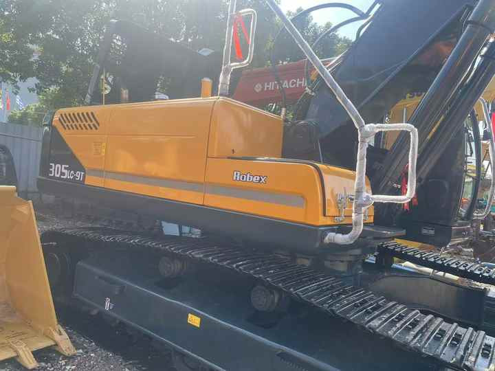Used HYUNDAI 305LC-9T Crawler Excavator with Good Performance Hyundai30 Tons Earthmoving Machinery with Low Price On-sale - Lintekskavaator: pilt 3 Used HYUNDAI 305LC-9T Crawler Excavator with Good Performance Hyundai30 Tons Earthmoving Machinery with Low Price On-sale - Lintekskavaator: pilt 3