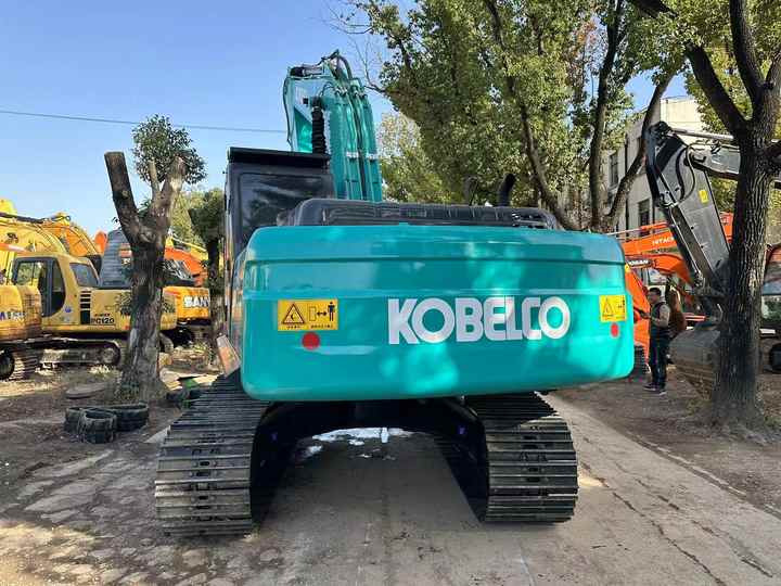 Used Japan Kobelco SK200-8 Crawler Excavator New Arrival Earth-moving Machine for Sale - Lintekskavaator: pilt 2 Used Japan Kobelco SK200-8 Crawler Excavator New Arrival Earth-moving Machine for Sale - Lintekskavaator: pilt 2