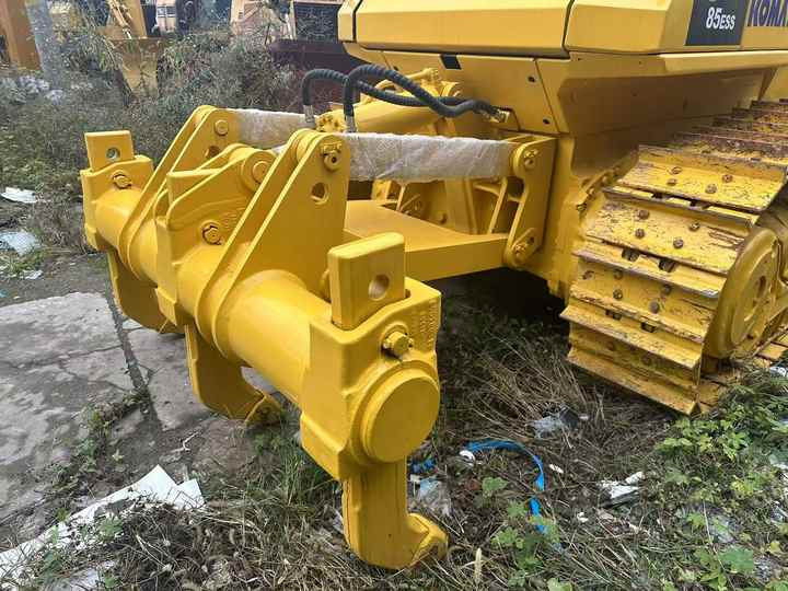 Used Japan Komatsu D85ESS Dozer with Ripper Komatsu D85 Crawler Bulldozer with Excellent Performance Low Price for Sale - Buldooser: pilt 4 Used Japan Komatsu D85ESS Dozer with Ripper Komatsu D85 Crawler Bulldozer with Excellent Performance Low Price for Sale - Buldooser: pilt 4