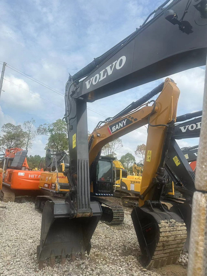Used VOLVO EC210 Excavator Efficient Heavy Construction Equipment with Original Engine Second Hand Crawler Excavator - Lintekskavaator: pilt 3 Used VOLVO EC210 Excavator Efficient Heavy Construction Equipment with Original Engine Second Hand Crawler Excavator - Lintekskavaator: pilt 3