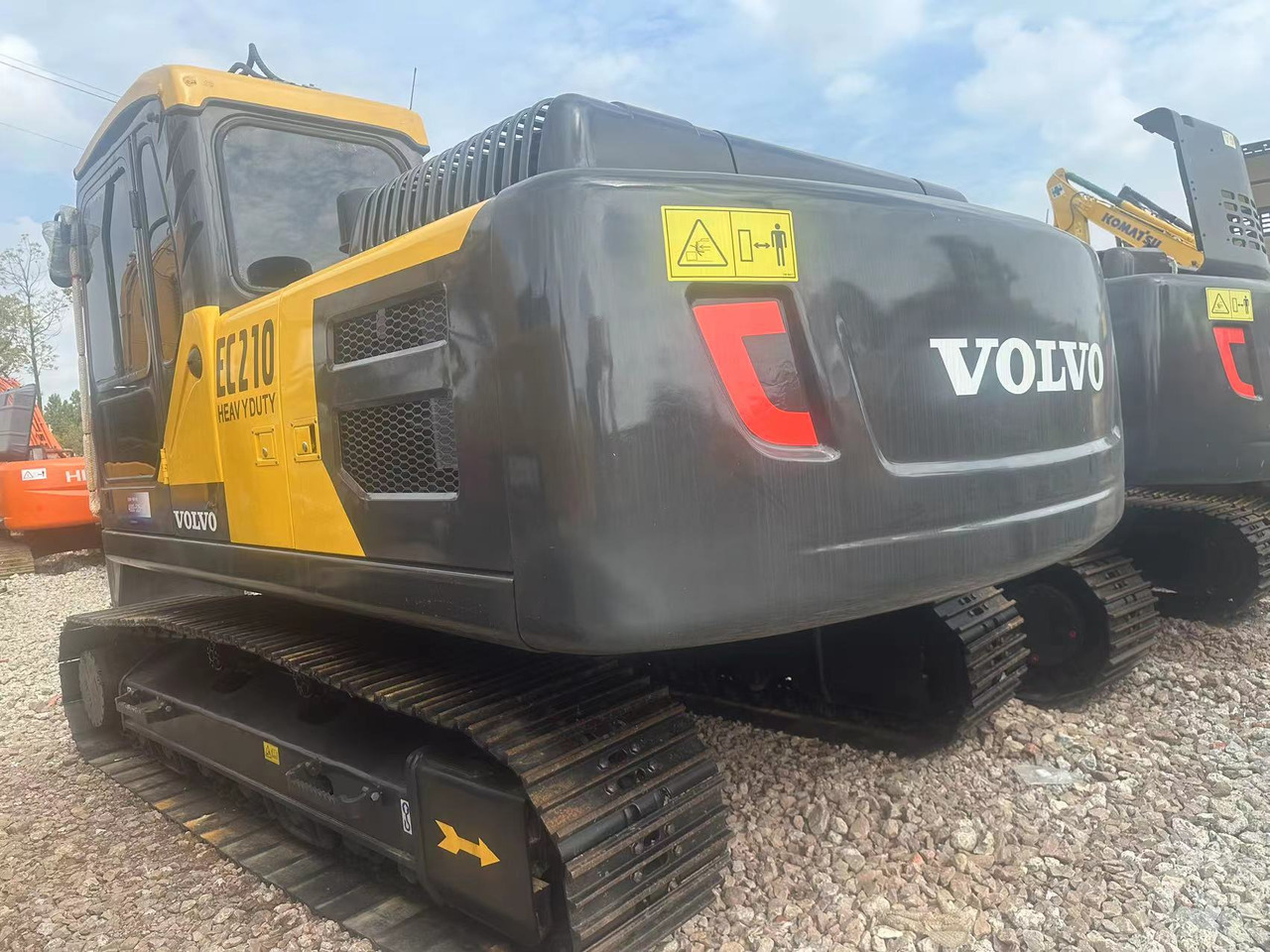 Used VOLVO EC210 Excavator Efficient Heavy Construction Equipment with Original Engine Second Hand Crawler Excavator - Lintekskavaator: pilt 1 Used VOLVO EC210 Excavator Efficient Heavy Construction Equipment with Original Engine Second Hand Crawler Excavator - Lintekskavaator: pilt 1