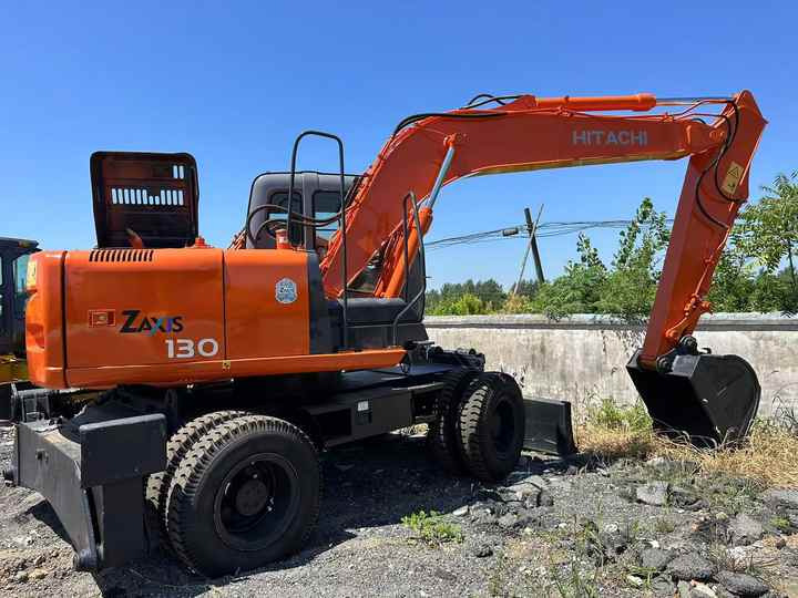 Used Wheel Excavator Hitachi ZX 130W Made in Japan 13ton Hitachi Zx130w Wheel Excavator Price Used Hitachi Zx130 Excavator SALE - Ratastel ekskavaator: pilt 4 Used Wheel Excavator Hitachi ZX 130W Made in Japan 13ton Hitachi Zx130w Wheel Excavator Price Used Hitachi Zx130 Excavator SALE - Ratastel ekskavaator: pilt 4