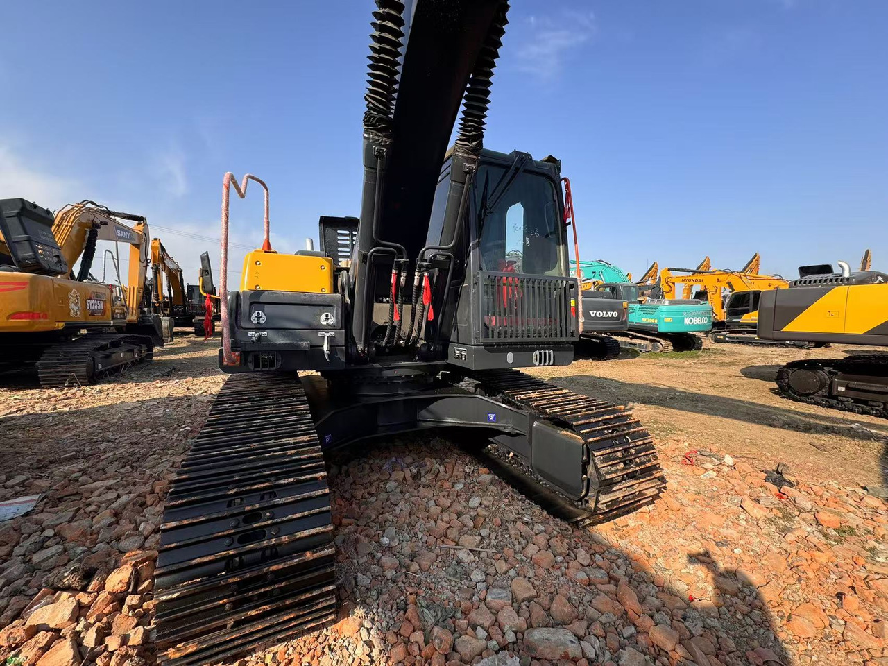 VOLVO Used Excellent Excavator EC210 on Sale - Lintekskavaator: pilt 3 VOLVO Used Excellent Excavator EC210 on Sale - Lintekskavaator: pilt 3