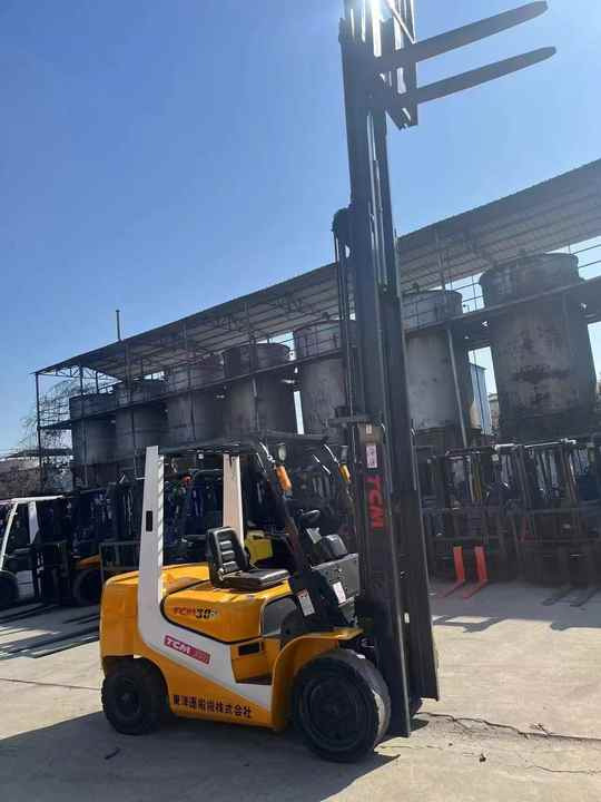 Very Good Condition and Cheap Price 3 Tonne TCM Forklift Run Performance TCM30 Forklift for Sale - Kahveltõstuk: pilt 4 Very Good Condition and Cheap Price 3 Tonne TCM Forklift Run Performance TCM30 Forklift for Sale - Kahveltõstuk: pilt 4