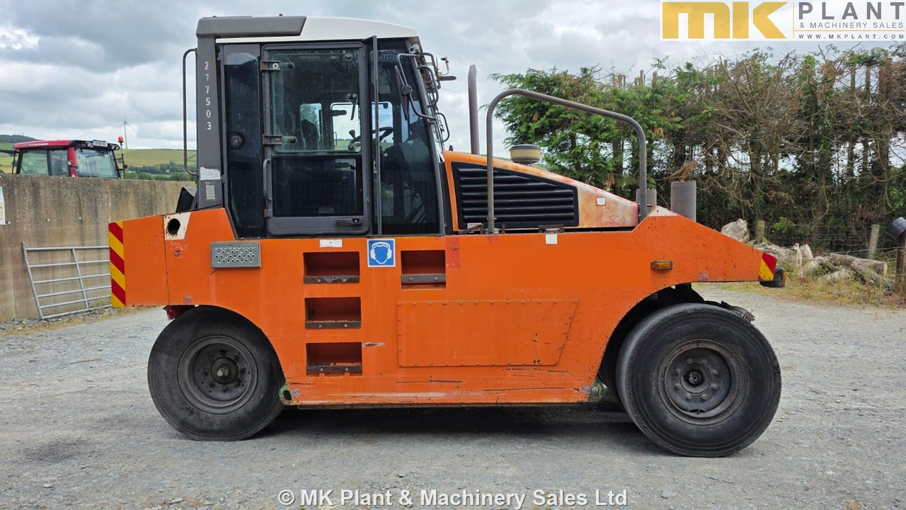 BOMAG BW24R (Stavostroj VP2400 / Ammann AP2400) - Pneumaatiline teerull: pilt 4 BOMAG BW24R (Stavostroj VP2400 / Ammann AP2400) - Pneumaatiline teerull: pilt 4