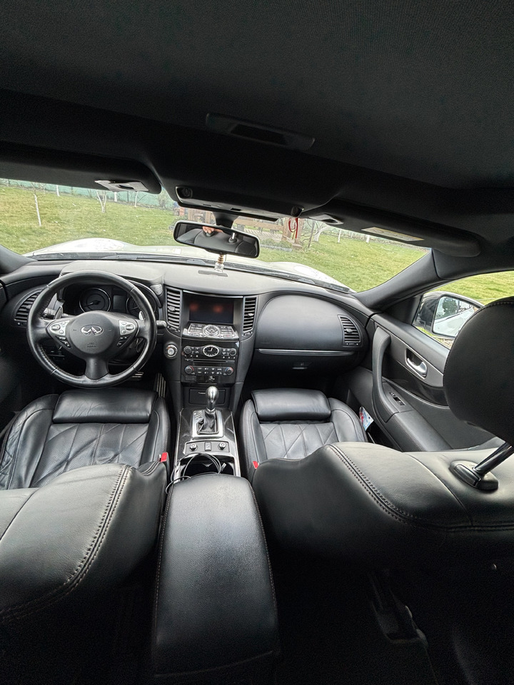 Infiniti QX70 FX30 Diesel V6 Euro6 - Maastur: pilt 4 Infiniti QX70 FX30 Diesel V6 Euro6 - Maastur: pilt 4