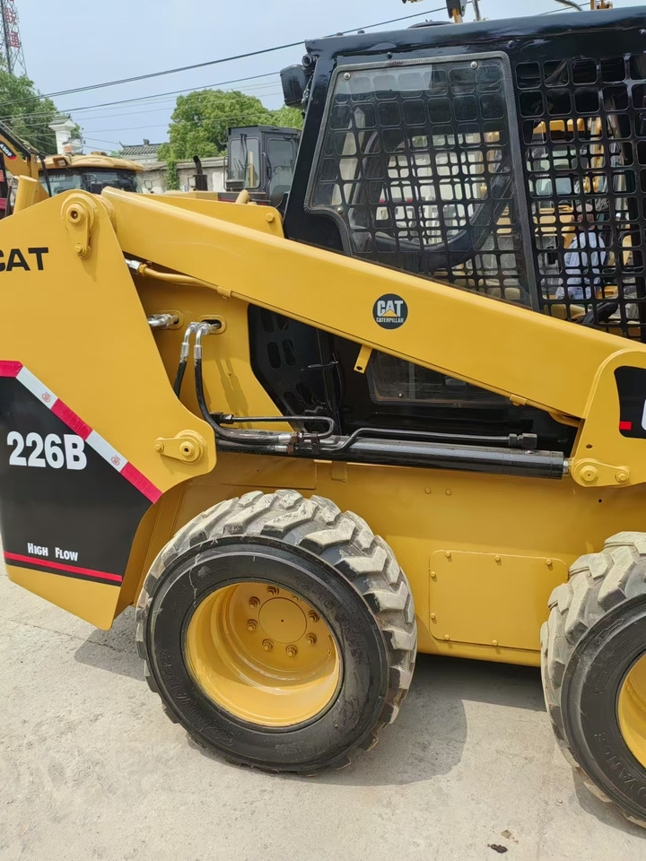 CATERPILLAR 226B - Kompaktlaadur: pilt 2 CATERPILLAR 226B - Kompaktlaadur: pilt 2