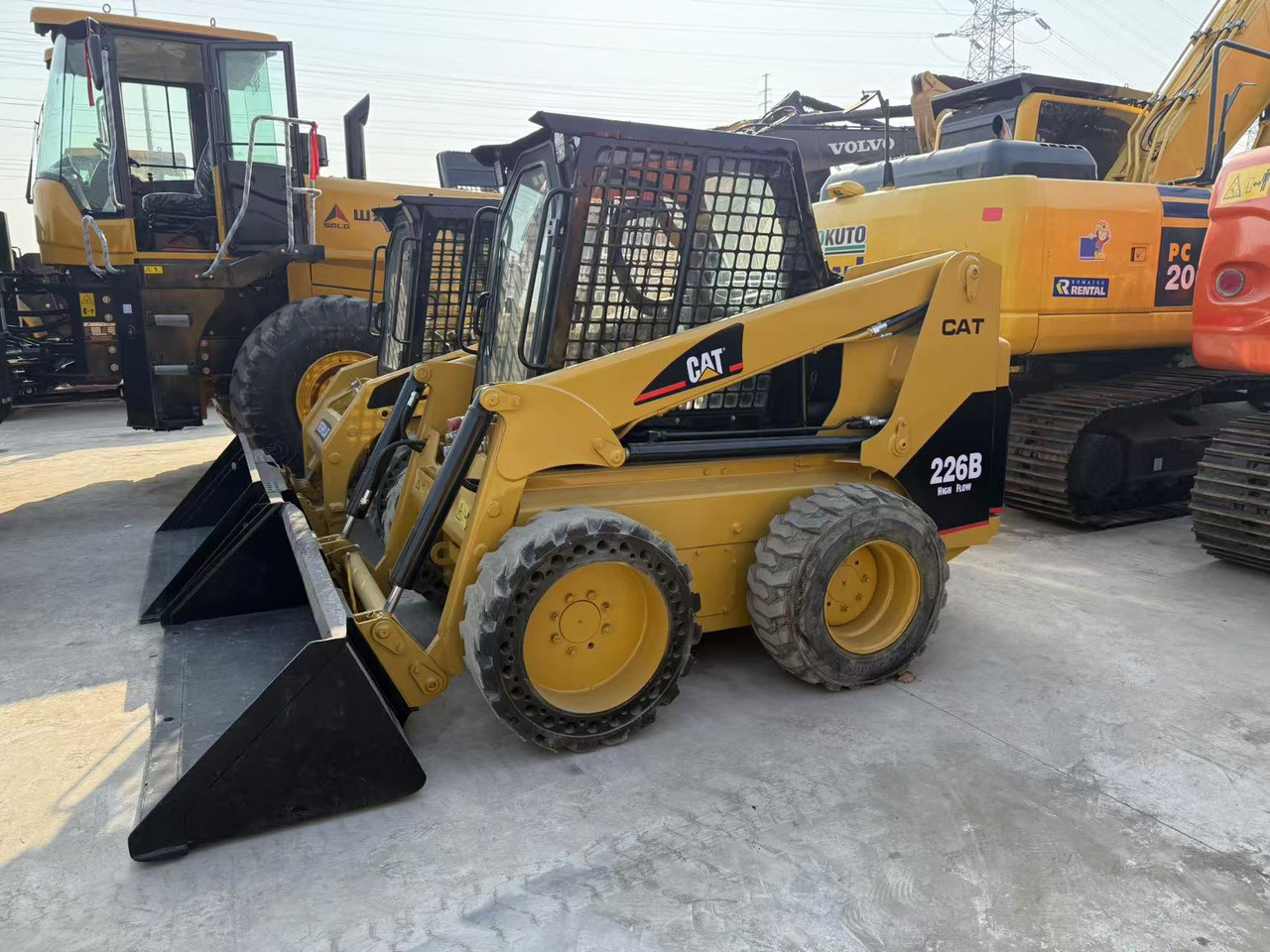 CATERPILLAR 226B - Kompaktlaadur: pilt 1 CATERPILLAR 226B - Kompaktlaadur: pilt 1