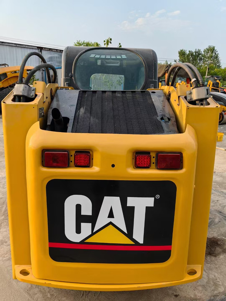 CATERPILLAR 246C - Kompaktlaadur: pilt 4 CATERPILLAR 246C - Kompaktlaadur: pilt 4