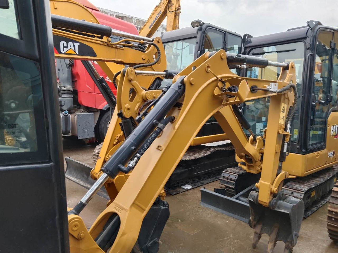 CATERPILLAR 302 - Miniekskavaator: pilt 2 CATERPILLAR 302 - Miniekskavaator: pilt 2