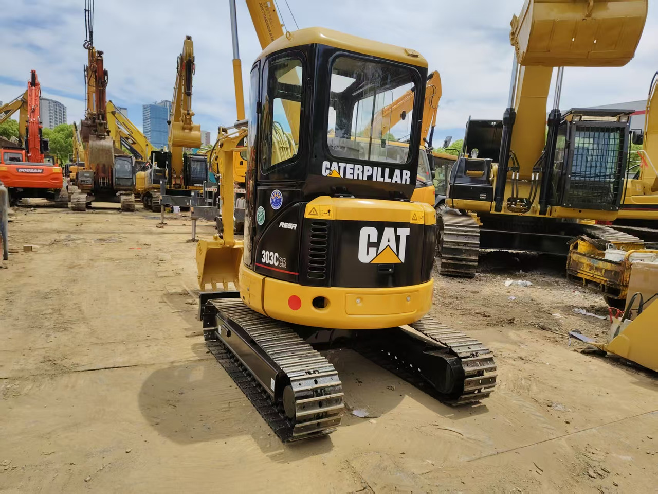 CATERPILLAR 303C - Miniekskavaator: pilt 4 CATERPILLAR 303C - Miniekskavaator: pilt 4