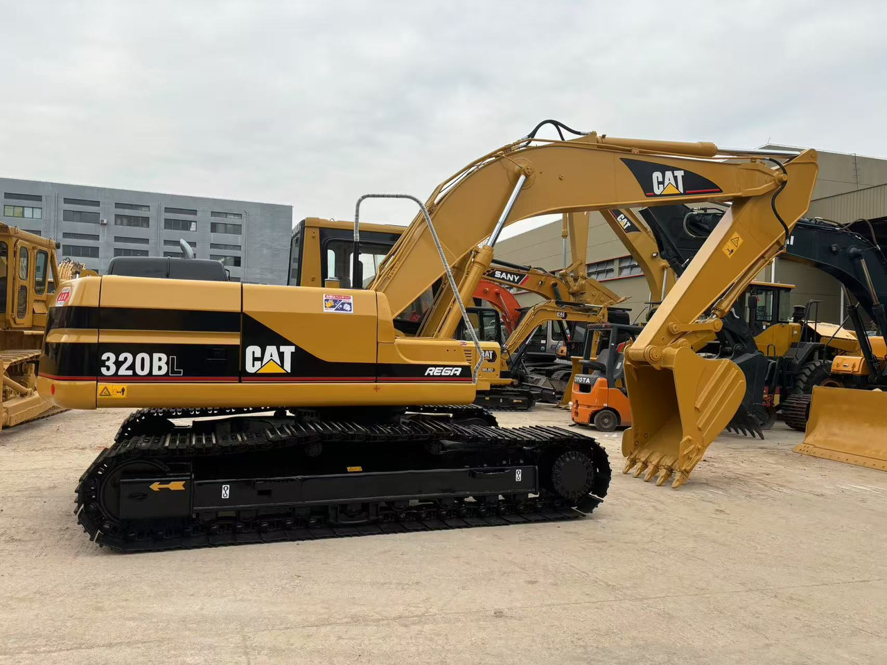 CATERPILLAR 320BL - Lintekskavaator: pilt 3 CATERPILLAR 320BL - Lintekskavaator: pilt 3