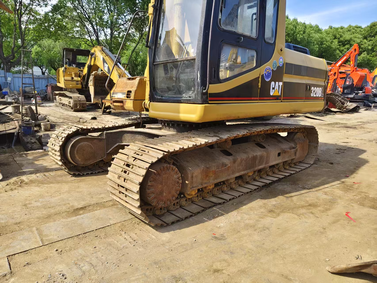 CATERPILLAR 320BL - Lintekskavaator: pilt 4 CATERPILLAR 320BL - Lintekskavaator: pilt 4