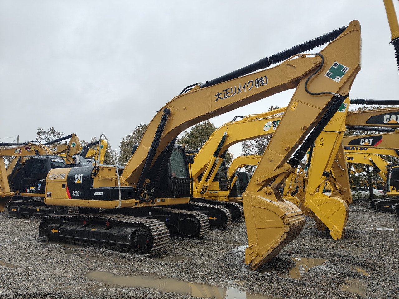 CATERPILLAR 320D2 - Lintekskavaator: pilt 1 CATERPILLAR 320D2 - Lintekskavaator: pilt 1