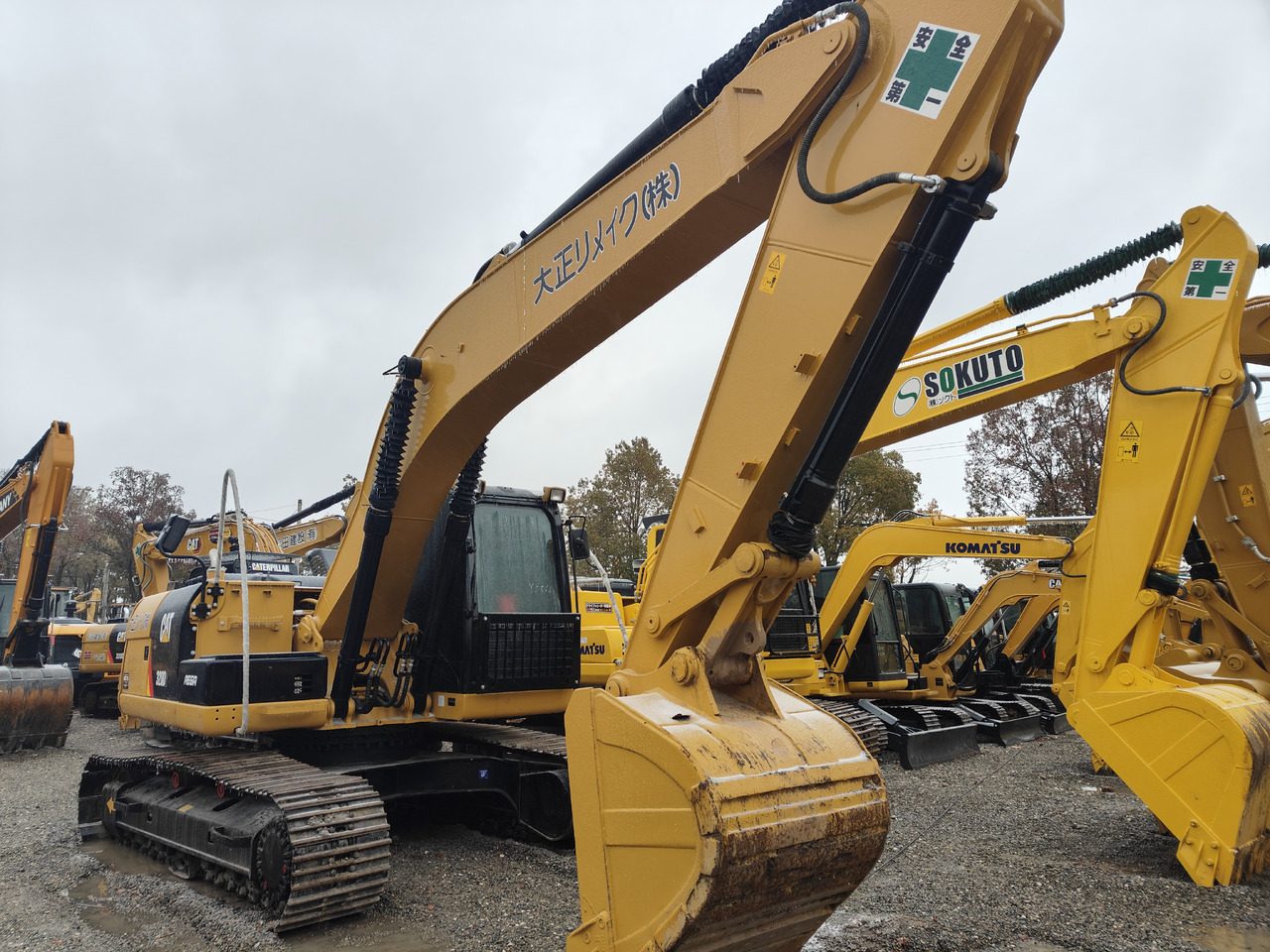 CATERPILLAR 320D2 - Lintekskavaator: pilt 2 CATERPILLAR 320D2 - Lintekskavaator: pilt 2