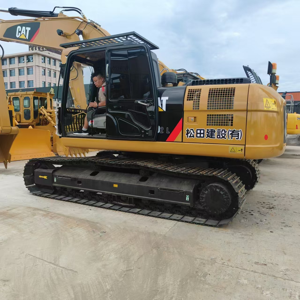 CATERPILLAR 323D - Lintekskavaator: pilt 2 CATERPILLAR 323D - Lintekskavaator: pilt 2