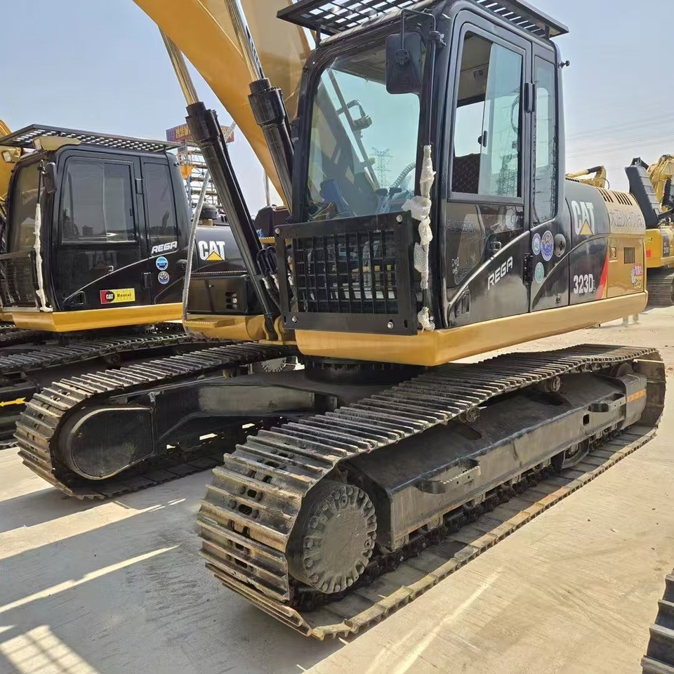 CATERPILLAR 323D2 - Lintekskavaator: pilt 4 CATERPILLAR 323D2 - Lintekskavaator: pilt 4