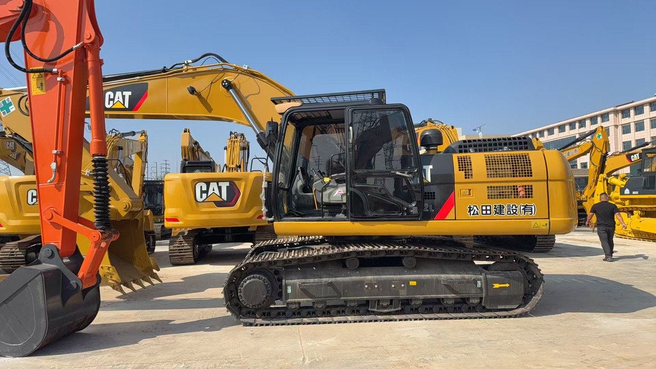 CATERPILLAR 330D2 - Lintekskavaator: pilt 3 CATERPILLAR 330D2 - Lintekskavaator: pilt 3