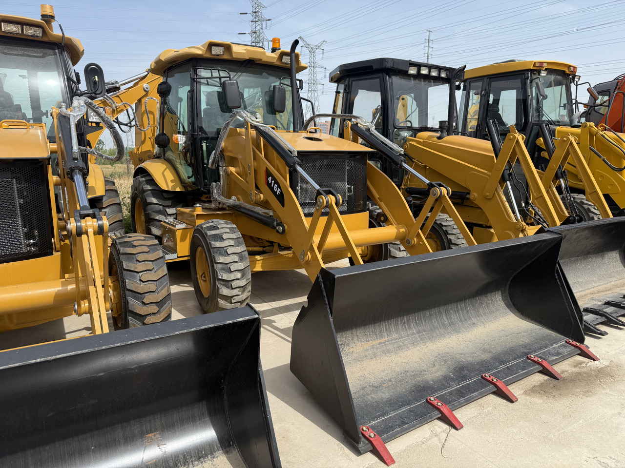 CATERPILLAR 416F - Ekskavaator-laadur: pilt 2 CATERPILLAR 416F - Ekskavaator-laadur: pilt 2