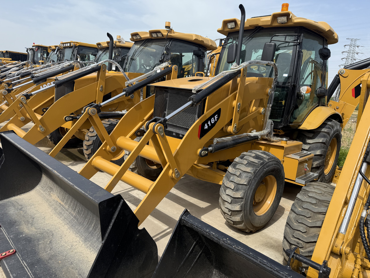 CATERPILLAR 416F - Ekskavaator-laadur: pilt 3 CATERPILLAR 416F - Ekskavaator-laadur: pilt 3