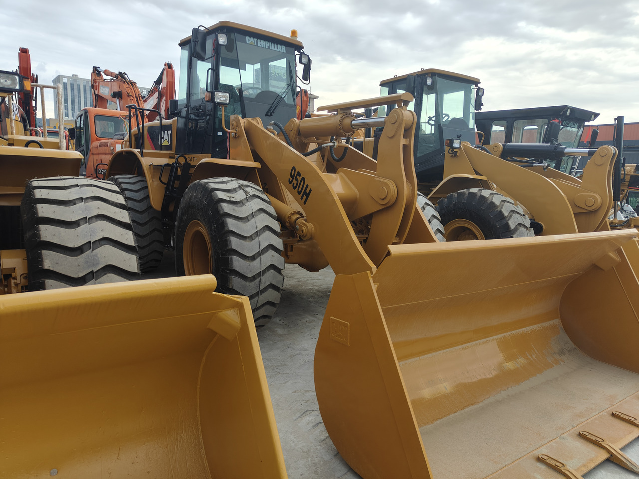 CATERPILLAR 950H - Rataslaadur: pilt 2 CATERPILLAR 950H - Rataslaadur: pilt 2
