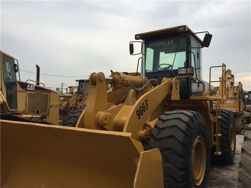 CATERPILLAR 966F - Rataslaadur: pilt 1 CATERPILLAR 966F - Rataslaadur: pilt 1
