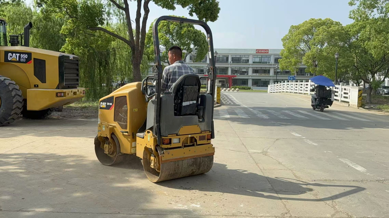 CATERPILLAR CB14B - Teerull: pilt 2 CATERPILLAR CB14B - Teerull: pilt 2