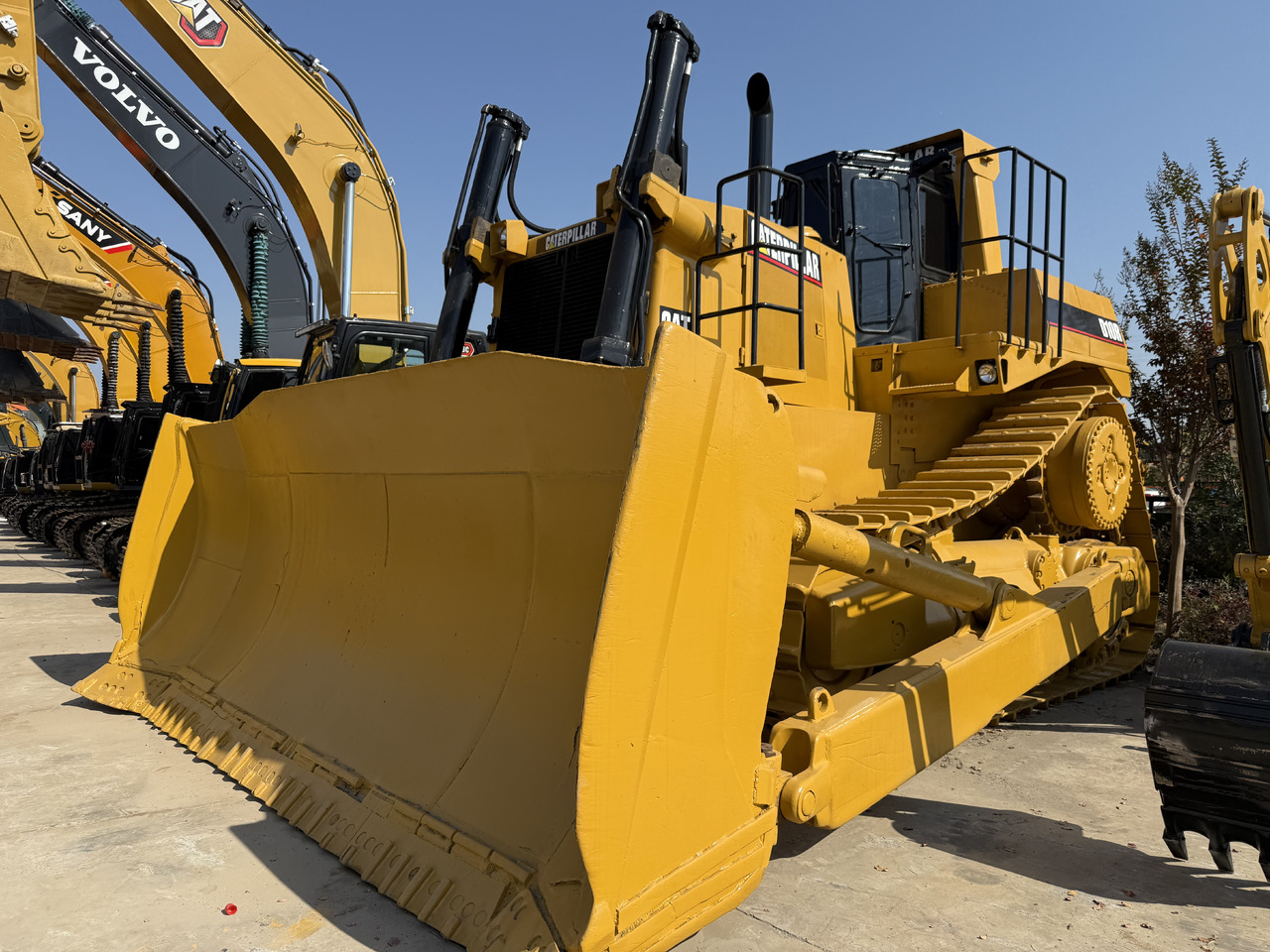 CATERPILLAR D10R - Buldooser: pilt 1 CATERPILLAR D10R - Buldooser: pilt 1