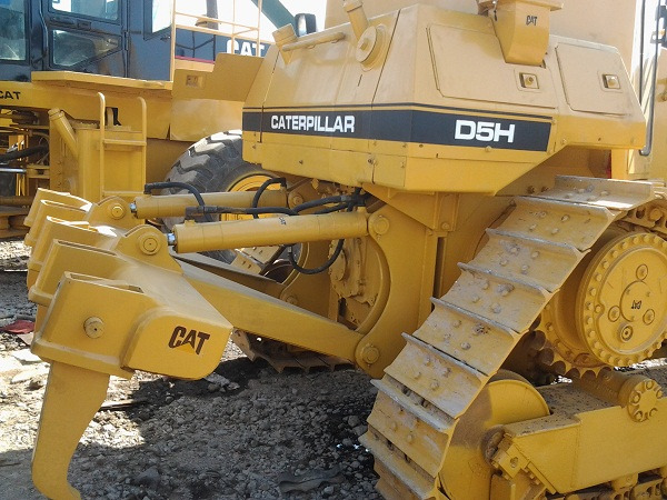CATERPILLAR D5H - Buldooser: pilt 5 CATERPILLAR D5H - Buldooser: pilt 5
