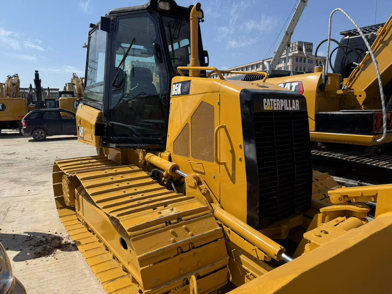 CATERPILLAR D5K - Buldooser: pilt 2 CATERPILLAR D5K - Buldooser: pilt 2