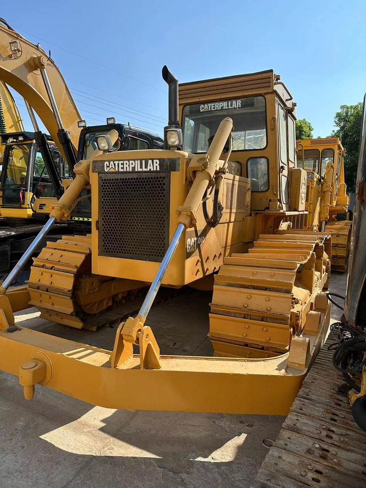 CATERPILLAR D6D - Buldooser: pilt 1 CATERPILLAR D6D - Buldooser: pilt 1