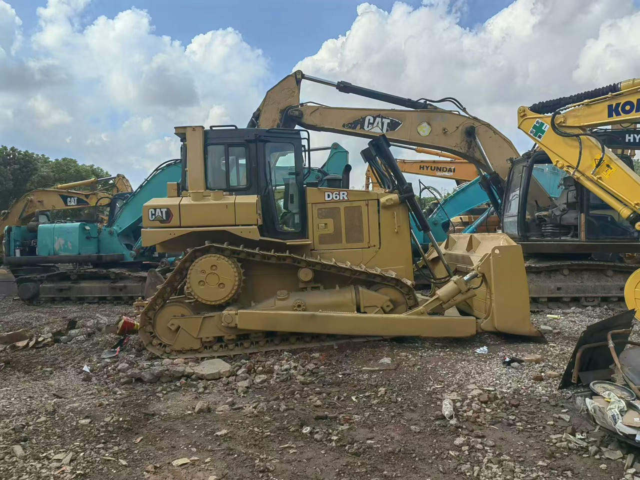 CATERPILLAR D6M - Buldooser: pilt 1 CATERPILLAR D6M - Buldooser: pilt 1