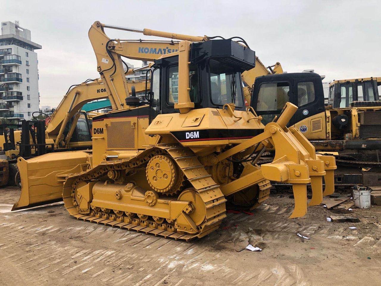 CATERPILLAR D6M - Buldooser: pilt 2 CATERPILLAR D6M - Buldooser: pilt 2